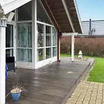 3 Bedroom Lovely In Holiday home