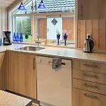 3 Bedroom Lovely In Hejls